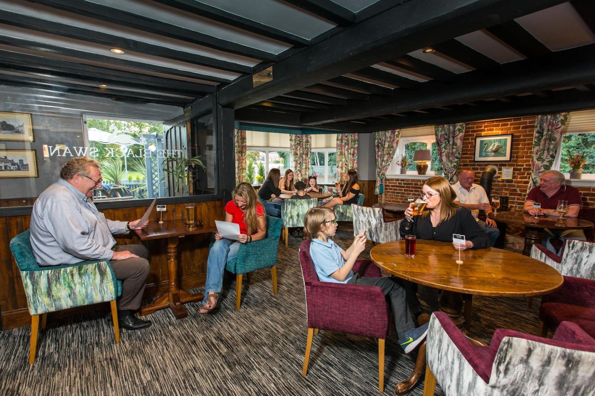 The Black Swan Inn Horsham St Faith Dış mekan fotoğraf