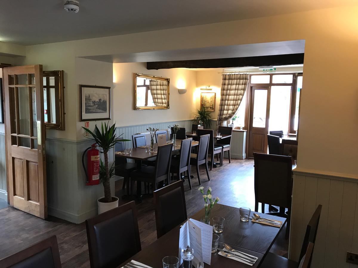 The Black Swan Inn Horsham St Faith Dış mekan fotoğraf